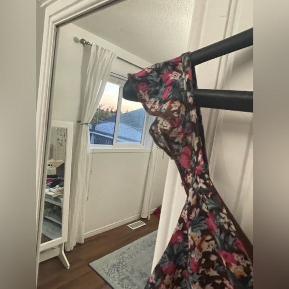 NWT Floral Chiffon Dress from Simons - Size Small/Medium - Picture 4 of 13